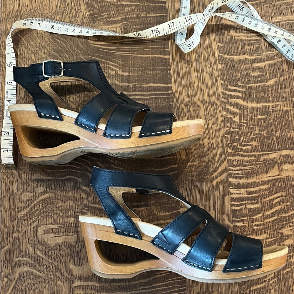 Dansko Black Strappy Sandals Size 39
